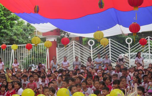 Bé vui hội trăng rằm năm 2019