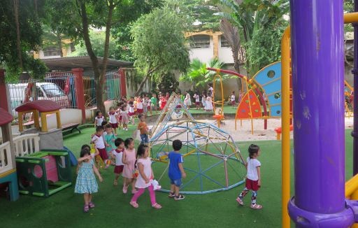 Bé vui hội trăng rằm năm 2019
