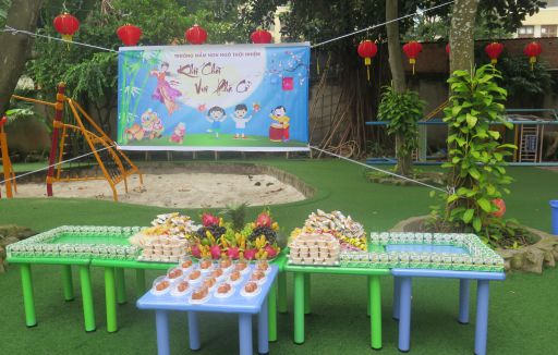 Bé vui hội trăng rằm năm 2019