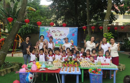 Bé vui hội trăng rằm năm 2019