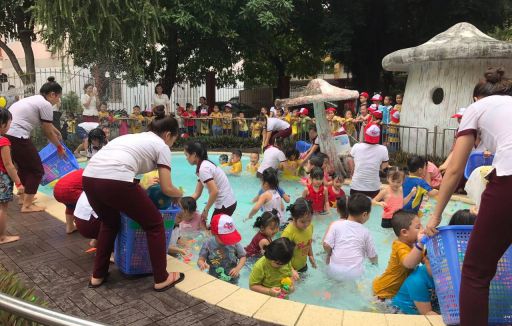 Bé vui chơi ngày hè năm học 2018 - 2019