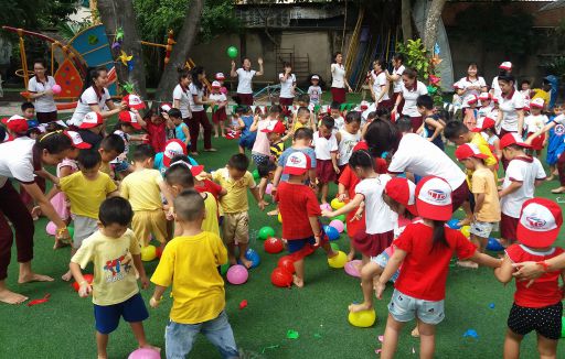 Bé vui chơi ngày hè năm học 2018 - 2019