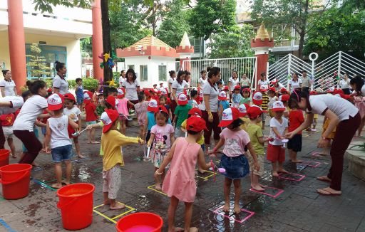 Bé vui chơi ngày hè năm học 2018 - 2019