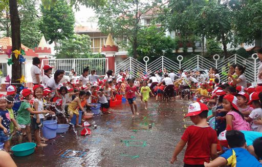 Bé vui chơi ngày hè năm học 2018 - 2019